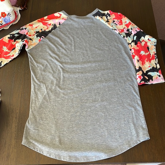 Lularoe women’s shirt ire small - Picture 3 of 8
